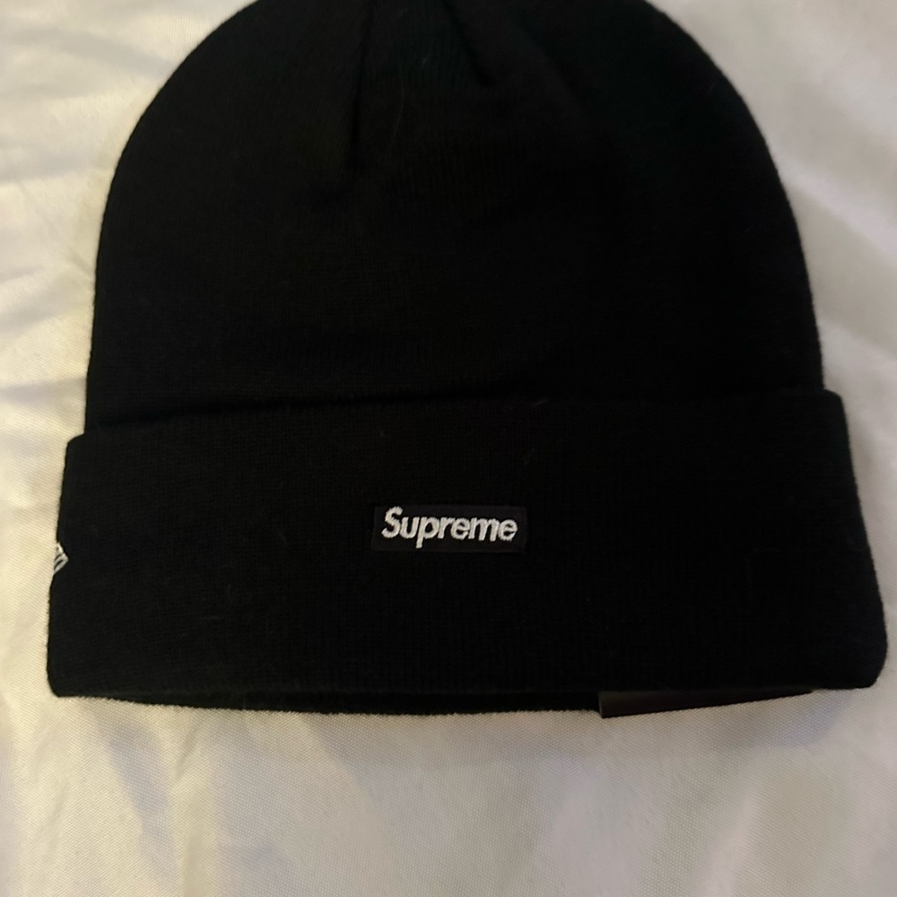 Supreme x New Era devils “S” beanie NWT - Picture 2 of 4